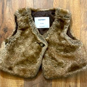 Old navy fur vest 6/12 months